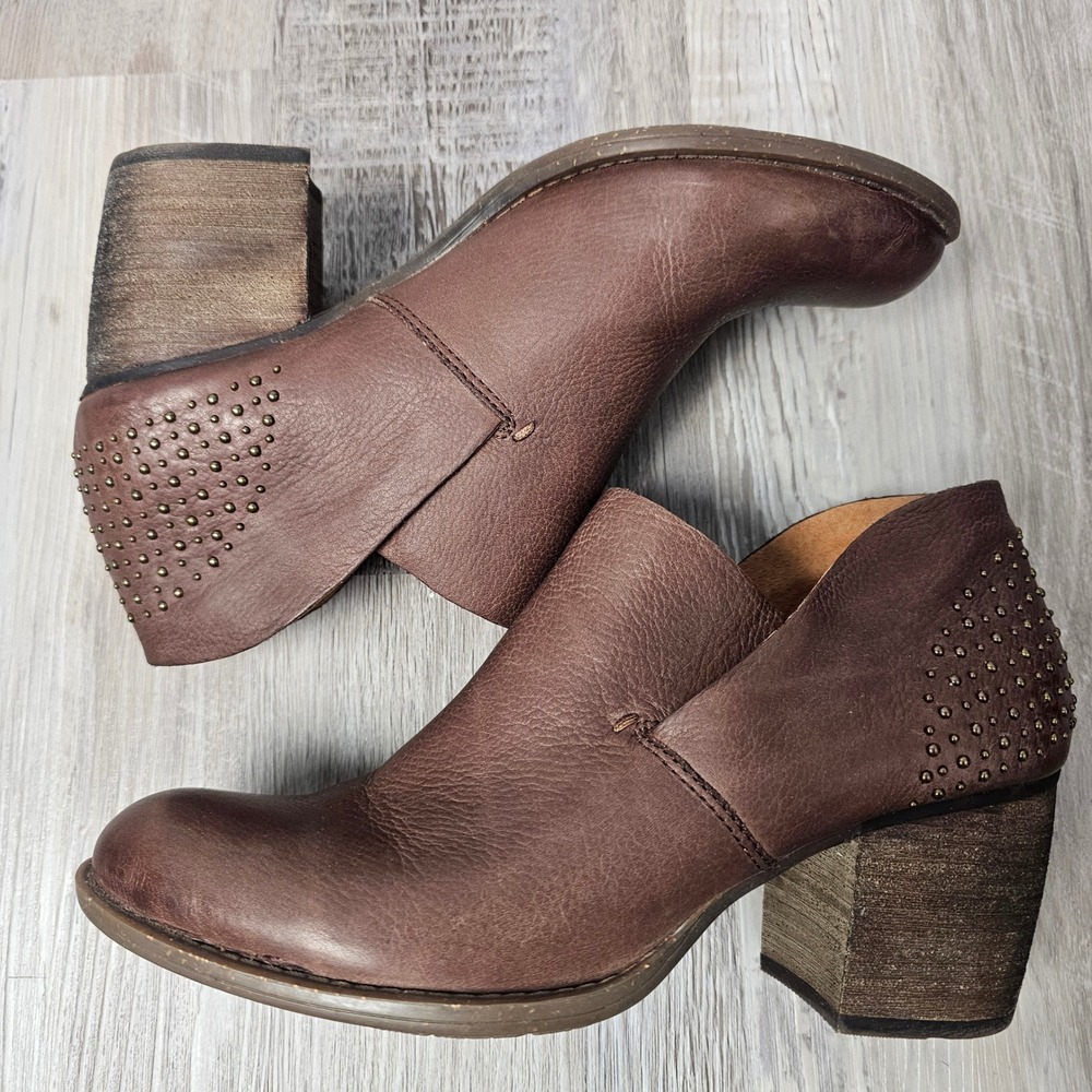 Naya Valerie 8.5M Ankle Bootie Brown Leather Studded Western‎ Boho Edgy